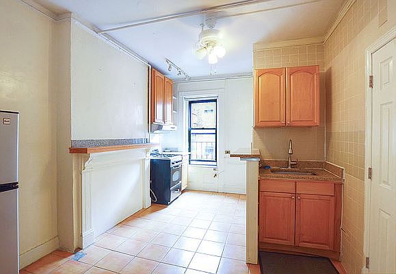 1st image of 1694 2nd Ave APT 5N