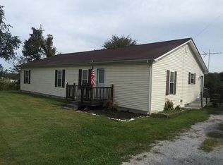 390 Holy Cross Rd, Loretto, KY 40037