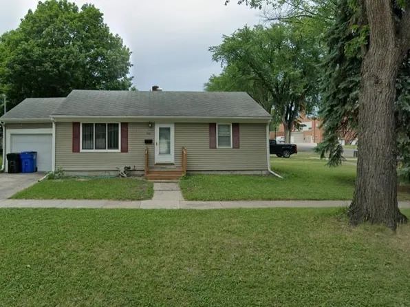 901 14th Ave N, Fargo, ND 58102
