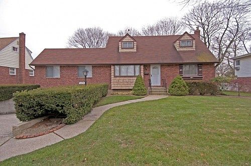 4th image of 179 W 20th St