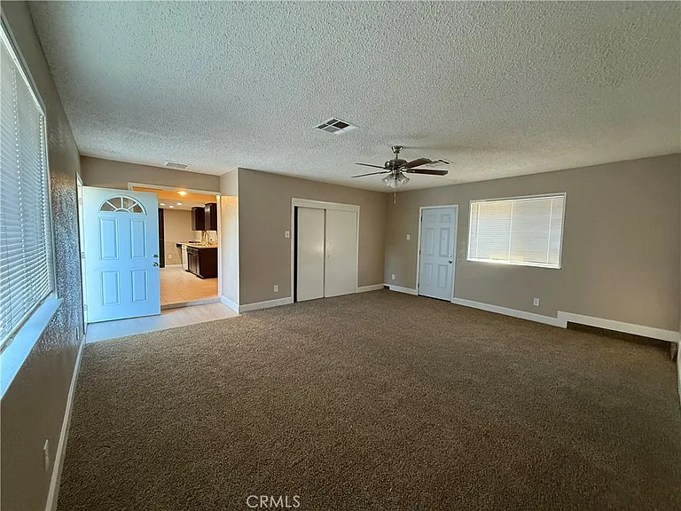 1260 Mirage Dr — Photo 2