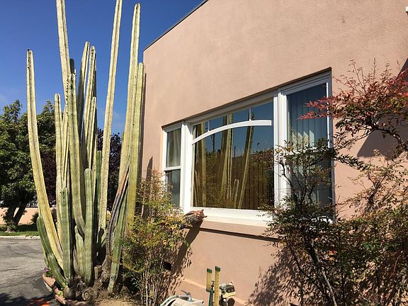 3rd image of 2110 N Ventura Ave