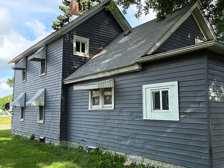 1703 Oakdale Ave — Photo 3