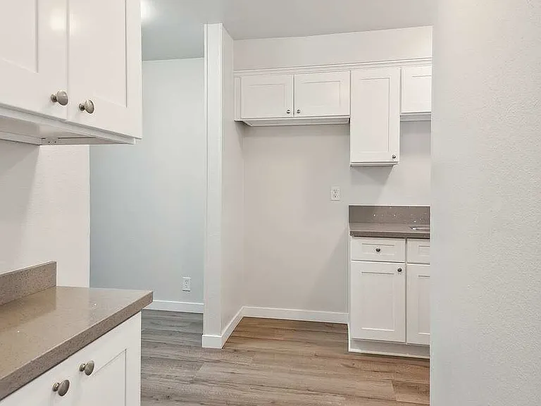 Fisher Court Apartments — Photo 11