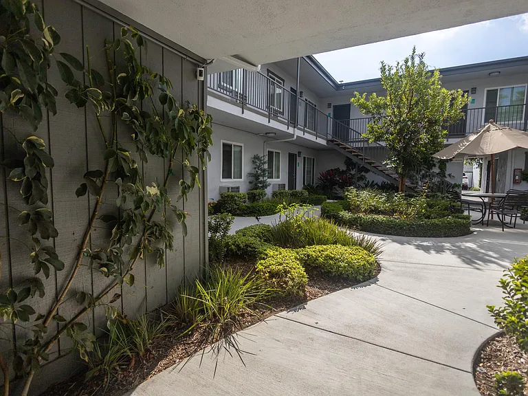 Magnolia Tree Apartments — Photo 23