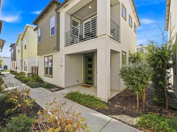 4422 Ocean Ln, Elk Grove, CA 95757