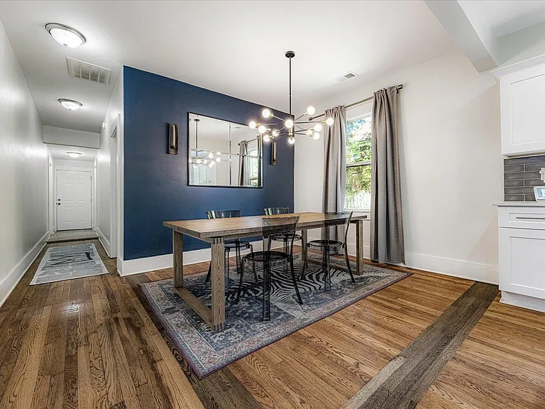729 N Willett St — Photo 13