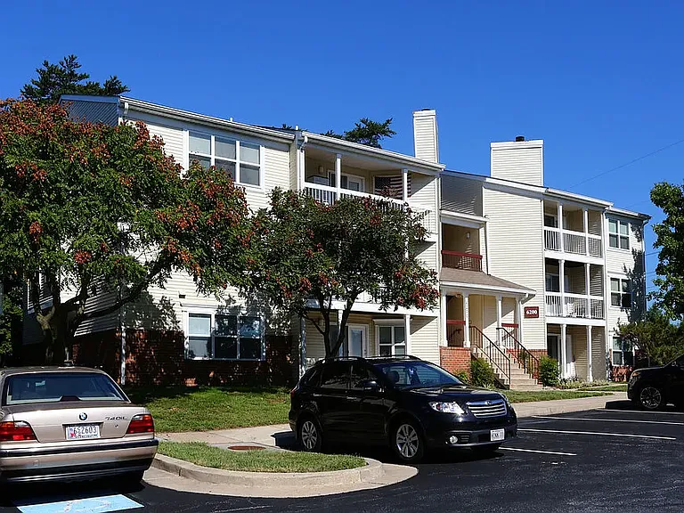 Orchard Club Apartments — Photo 3