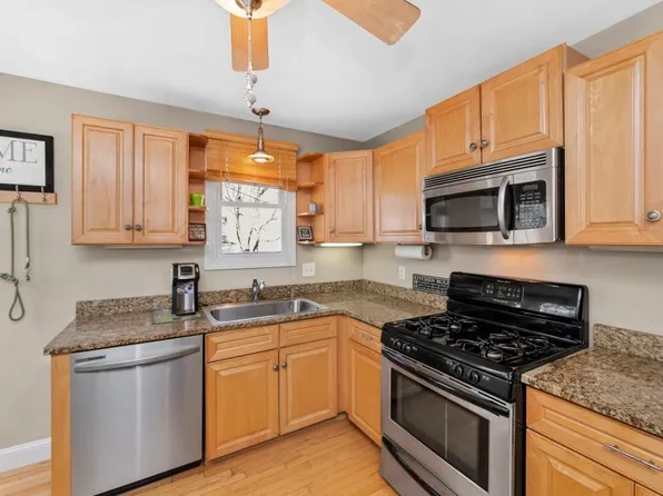 354 Cabot St APT 2, Beverly, MA 01915