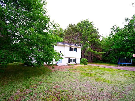 5th image of 530 Bluenose Ave