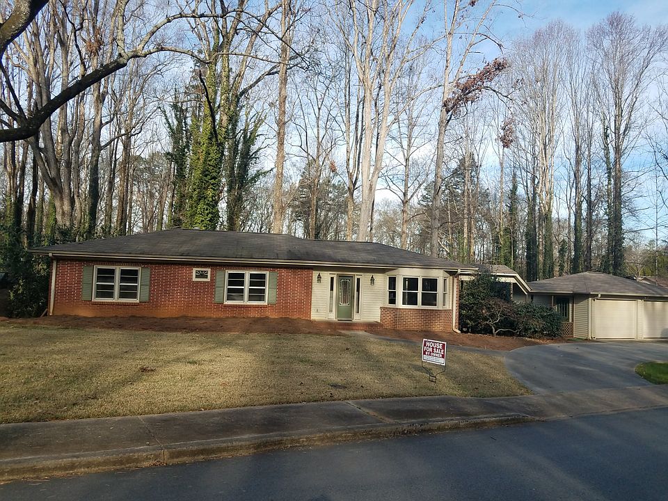 1st image of 305 Bowman St
