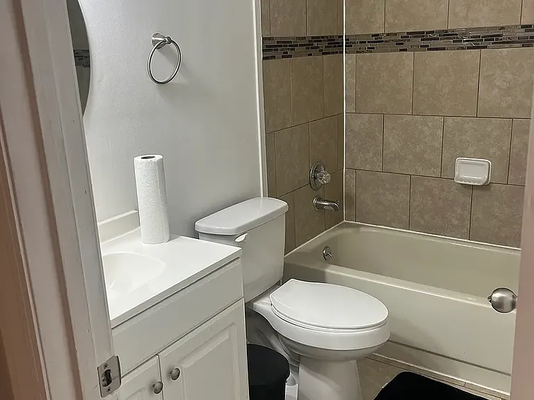 1563 Hancock Ln — Photo 6