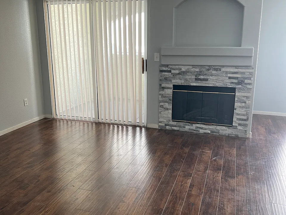 4516 W Lake Mead Blvd #201