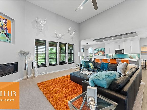 4th image of 9725 Ashworth Dr