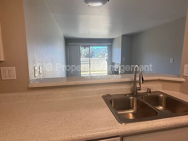 Laurel Canyon, 4500 — Photo 8