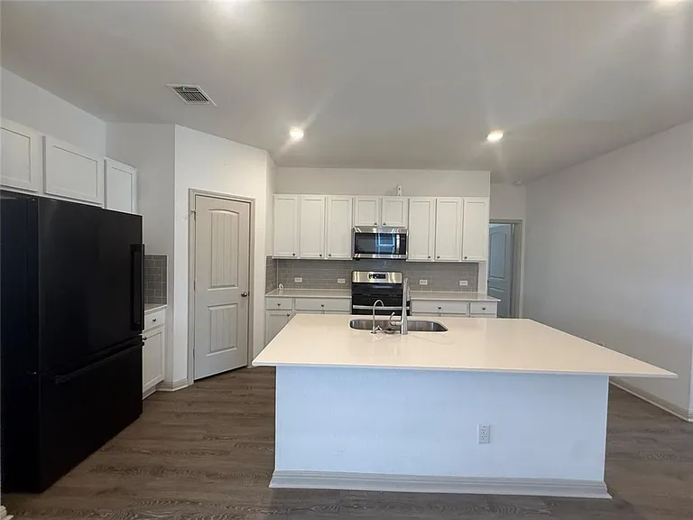 235 Sweetwater Creek Ln — Photo 6