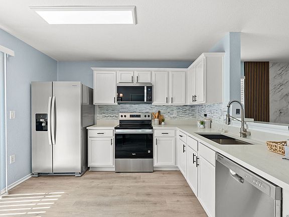 2nd image of 6815 Cougar Cove