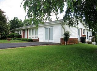 130 Hilltop Dr, Bristol, VA 24201