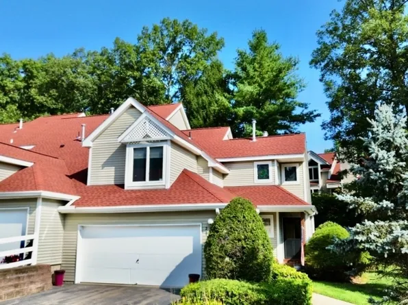 2 Stone House Ct, Jefferson Twp., NJ 07438