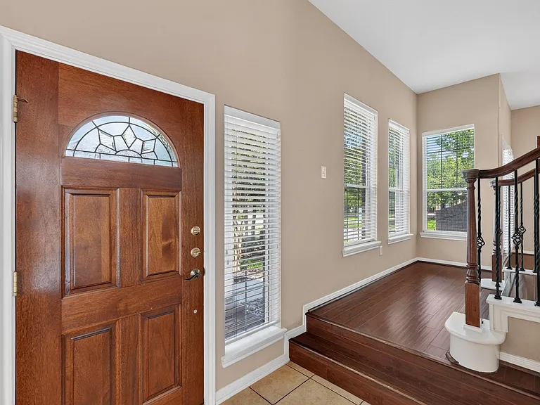 138 Zephyr Bend Pl — Photo 10