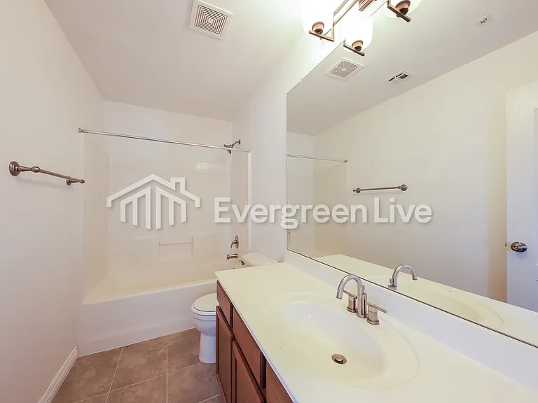 8094 W Beck Ln — Photo 17