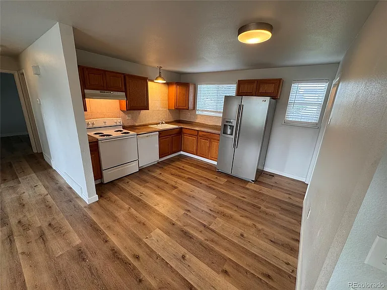 6394 S Dudley Way — Photo 3