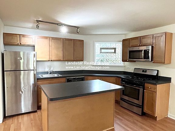 5th image of 3047 W Logan Blvd #G