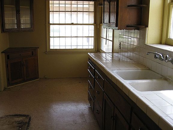 2nd image of 8905 S 10th Ave