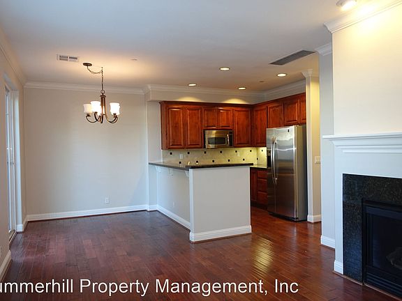 4th image of 225 Granada Park Cir