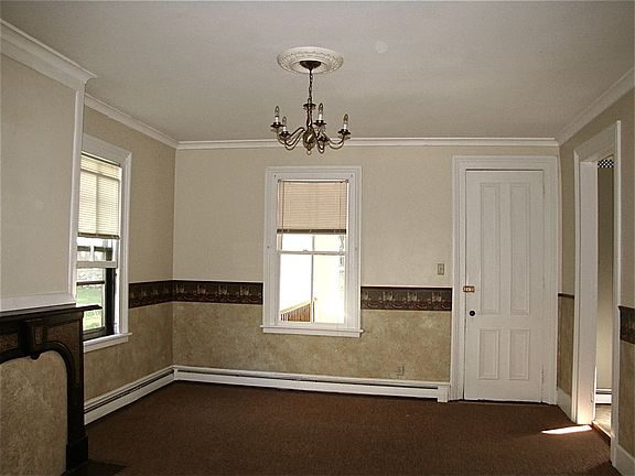 3rd image of 107-109 Front St