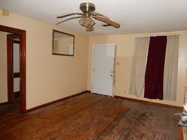 2nd image of 4152 Evangeline St