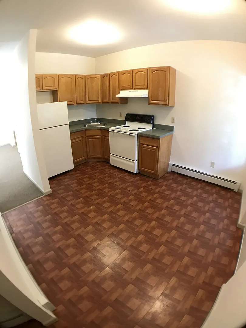 686-688 Broad St / Jess Properties LLC — Photo 3