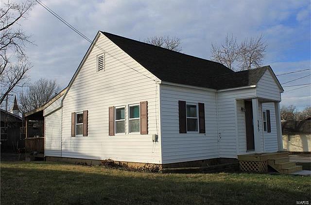 2nd image of 305 West Rolla Rd