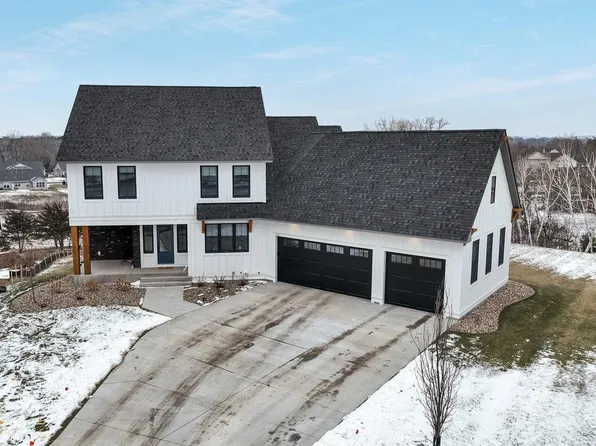 1031 Alta Ave N, Hudson, WI 54016