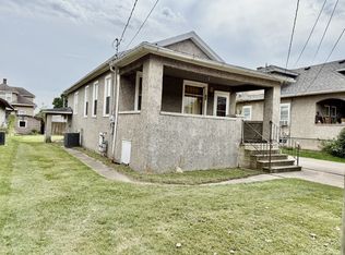 708 11th St, Peru, IL 61354