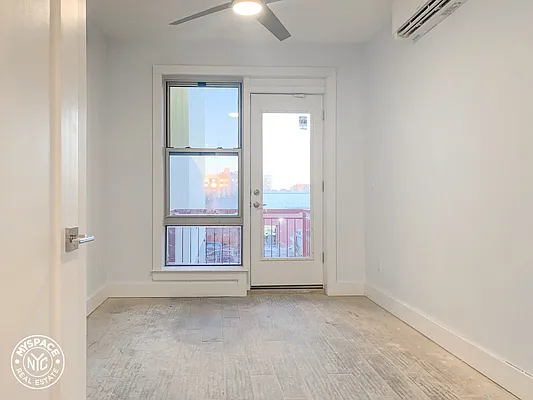 Rented by MySpaceNYC | media 4