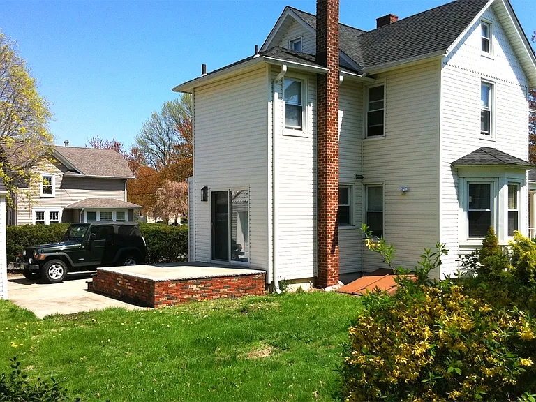 104 Hudson Ave — Photo 11