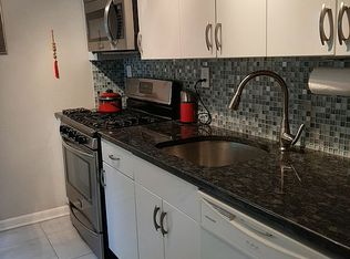 2205 N Central Rd APT 3B, Fort Lee, NJ 07024