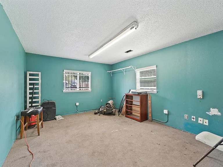 5621 Haywood St — Photo 9