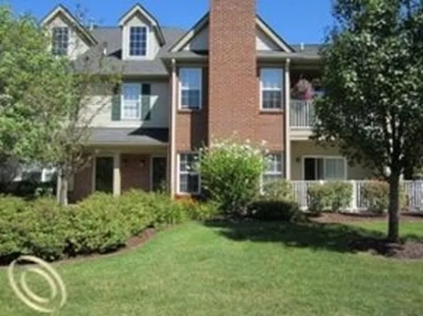 4130 Hampton Ridge Blvd, Howell, MI 48843