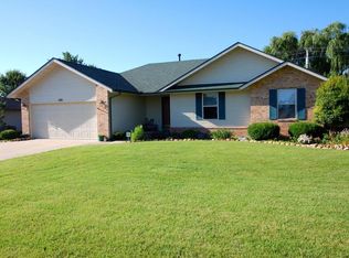 684 E Gallup Hill Rd, Nixa, MO 65714