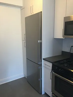 Rented by Solil Management | media 5