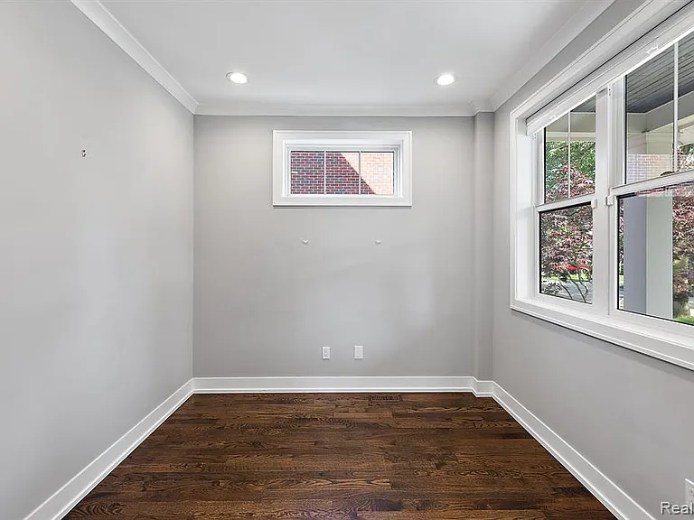 811 Smith Ave — Photo 10