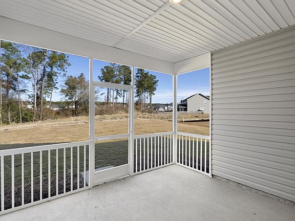 PHOTOS OF A SIMILAR HOME