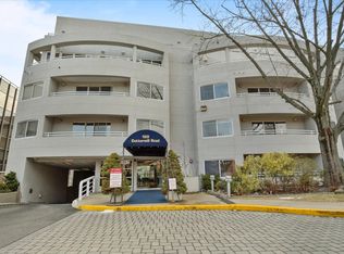 100 Cuttermill Rd APT 3F, Great Neck, NY 11021