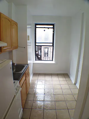 Rented by Glasser Realty LLC | media 4