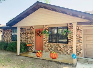 1422 Pendergrass St, Lockhart, TX 78644