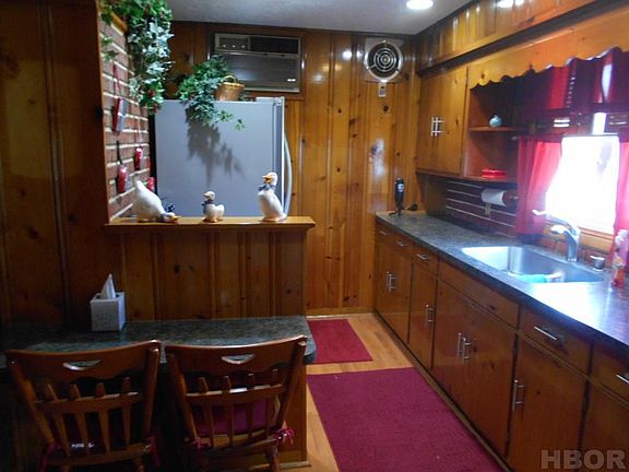 4th image of 916 N Defiance St #2