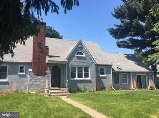 6705 Airport Rd, Levittown, PA 19057