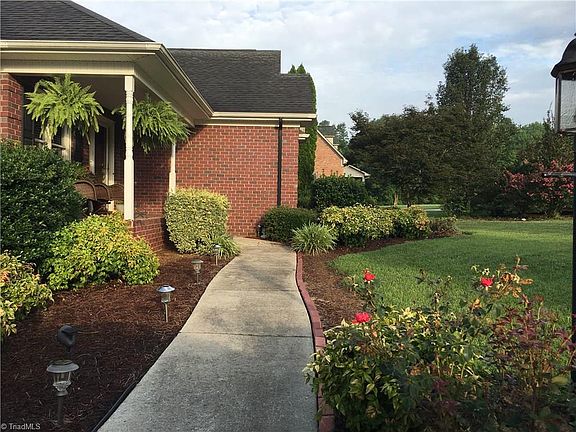 3rd image of 106 Victorian Ct